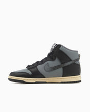 Laden Sie das Bild in den Galerie-Viewer, NIKE DUNK HI RETRO PRM
