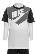 Charger l'image dans la galerie, B NSW TEE AMPLIFY T-SHIRT BIMBO
