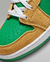 Laden Sie das Bild in den Galerie-Viewer, Air Jordan 1 Mid SE
