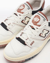 Laden Sie das Bild in den Galerie-Viewer, NEW BALANCE 550
