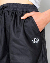 Cargar imagen en el visor de la galería, SHORTS DONNA
