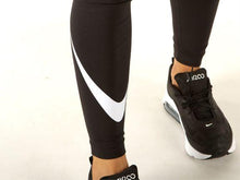 Cargar imagen en el visor de la galería, W NSW LEGASEE LGGNG SWOOSH
