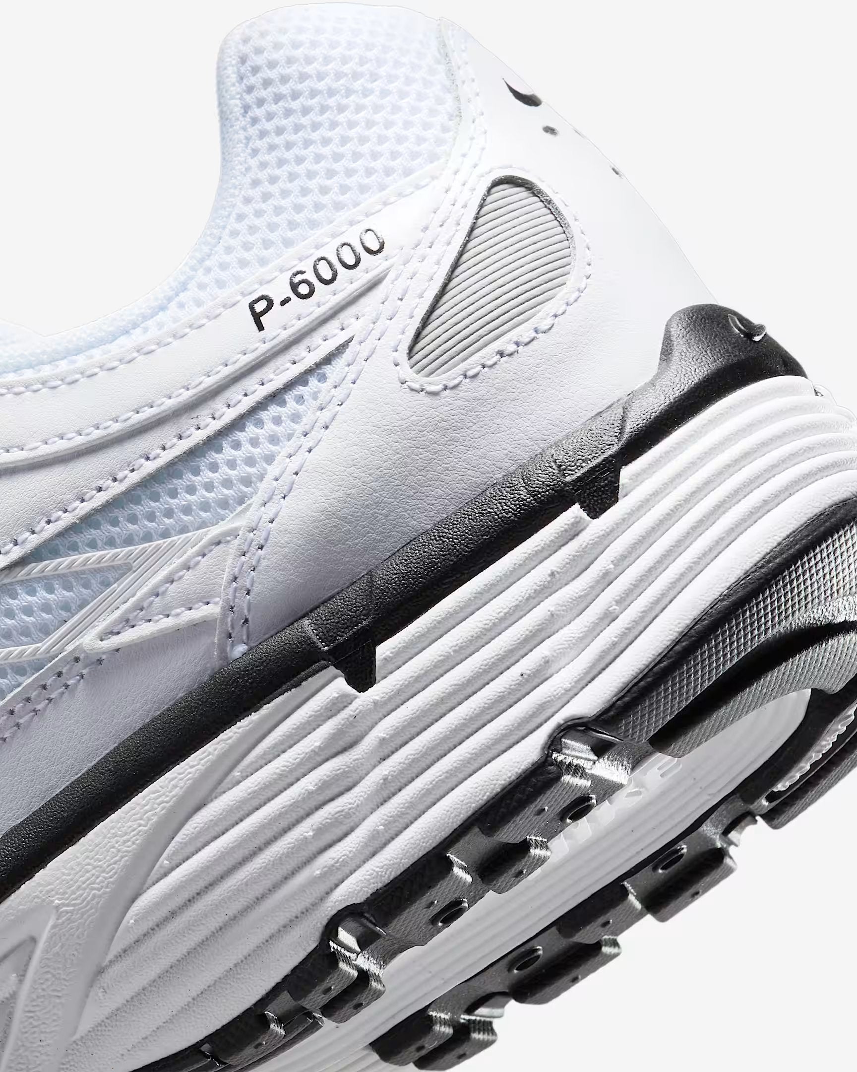 NIKE P-6000
