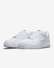 Cargar imagen en el visor de la galería, W AIR FORCE 1 '07 NEXT NATURE
