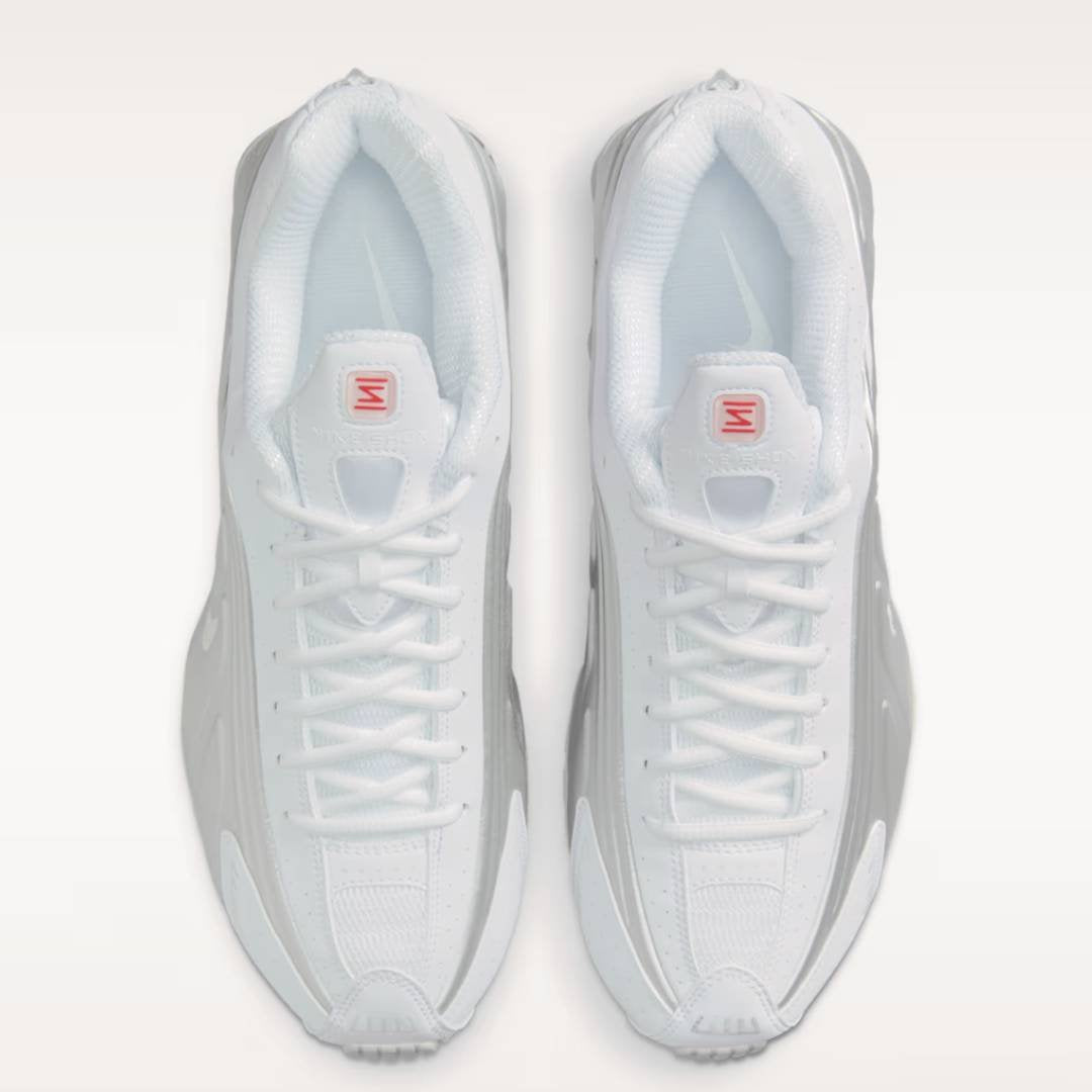 NIKE SHOX R4