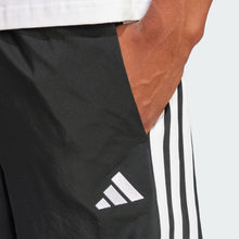 Carica l'immagine nel visualizzatore di Gallery, SHORT ADIDAS UOMO

