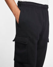 Laden Sie das Bild in den Galerie-Viewer, M NSW CLUB PANT CARGO BB PANTALONE UOMO
