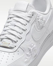 Laden Sie das Bild in den Galerie-Viewer, WMNS AIR FORCE 1 07
