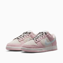 Carica l&#39;immagine nel visualizzatore di Gallery, NIKE DUNK LOW LX
