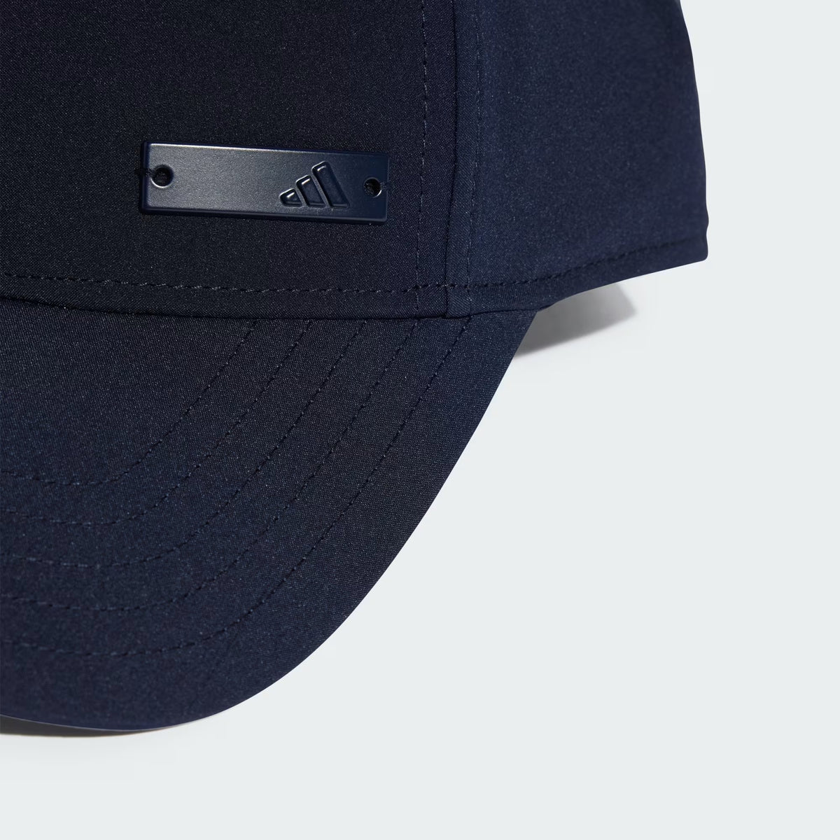 CAPPELLO CON VISIERA