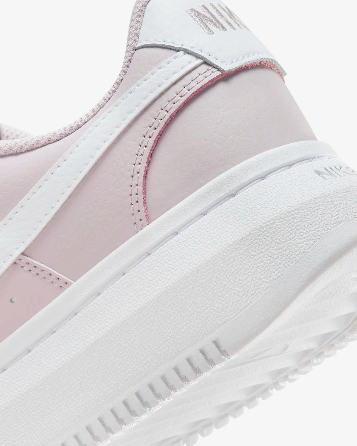 W NIKE COURT VISION ALTA LTR