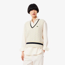 Laden Sie das Bild in den Galerie-Viewer, MAGLIONE A TRECCIA IN LANA DONNA
