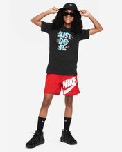 Laden Sie das Bild in den Galerie-Viewer, T-SHIRT NIKE JUNIOR
