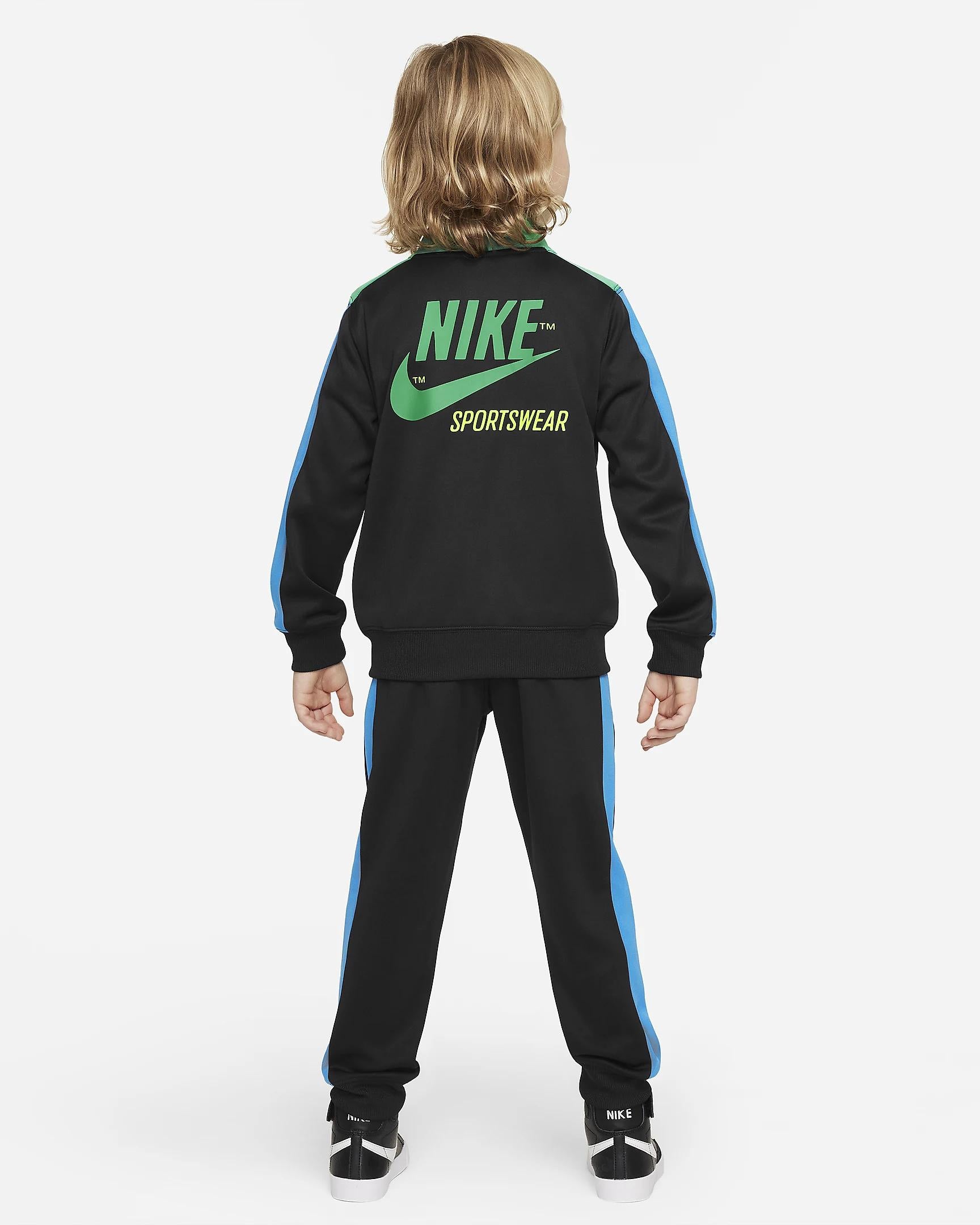 TUTA JUNIOR 