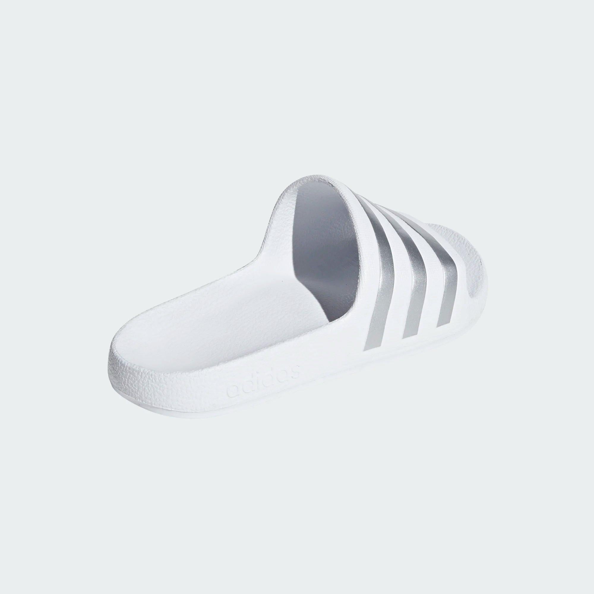 ADILETTE AQUA