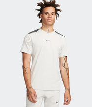 Load image into Gallery viewer, T-SHIRT UOMO NIKE
