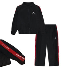 Laden Sie das Bild in den Galerie-Viewer, TUTA JUNIOR JORDAN
