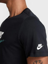Carica l&#39;immagine nel visualizzatore di Gallery, T-SHIRT MEZZA MANICA NIKE
