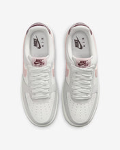 Laden Sie das Bild in den Galerie-Viewer, AIR FORCE 1 &#39;07
