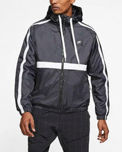 Laden Sie das Bild in den Galerie-Viewer, M NSW NIKE AIR JKT SSNL WVN
