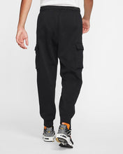 Laden Sie das Bild in den Galerie-Viewer, M NSW CLUB PANT CARGO BB PANTALONE UOMO
