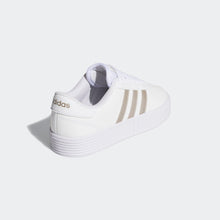 Laden Sie das Bild in den Galerie-Viewer, COURT BOLD 
