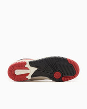 Laden Sie das Bild in den Galerie-Viewer, NEW BALANCE 550
