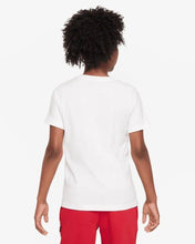 Laden Sie das Bild in den Galerie-Viewer, T-SHIRT NIKE JUNIOR
