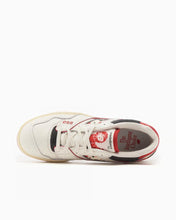 Laden Sie das Bild in den Galerie-Viewer, NEW BALANCE 550
