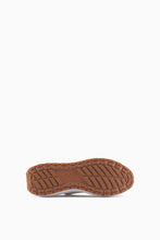 Carica l&#39;immagine nel visualizzatore di Gallery, SCARPE EA7 UNISEX
