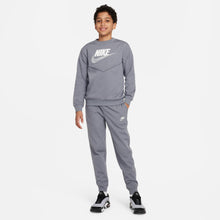 Cargar imagen en el visor de la galería, TUTA JUNIOR NIKE
