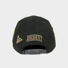 Load image into Gallery viewer, CAPPELLO CON VISIERA JORDAN

