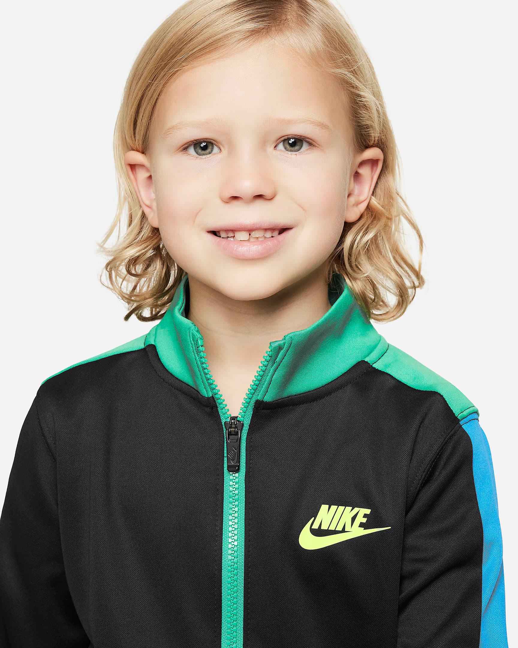 TUTA JUNIOR 