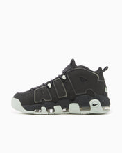 Cargar imagen en el visor de la galería, NIKE AIR MORE UPTEMPO 96
