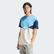Carica l&#39;immagine nel visualizzatore di Gallery, T-SHIRT ADICOLOR SEASONAL ARCHIVE
