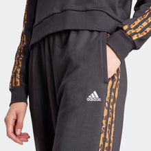 Laden Sie das Bild in den Galerie-Viewer, PANTALONE DONNA ADIDAS
