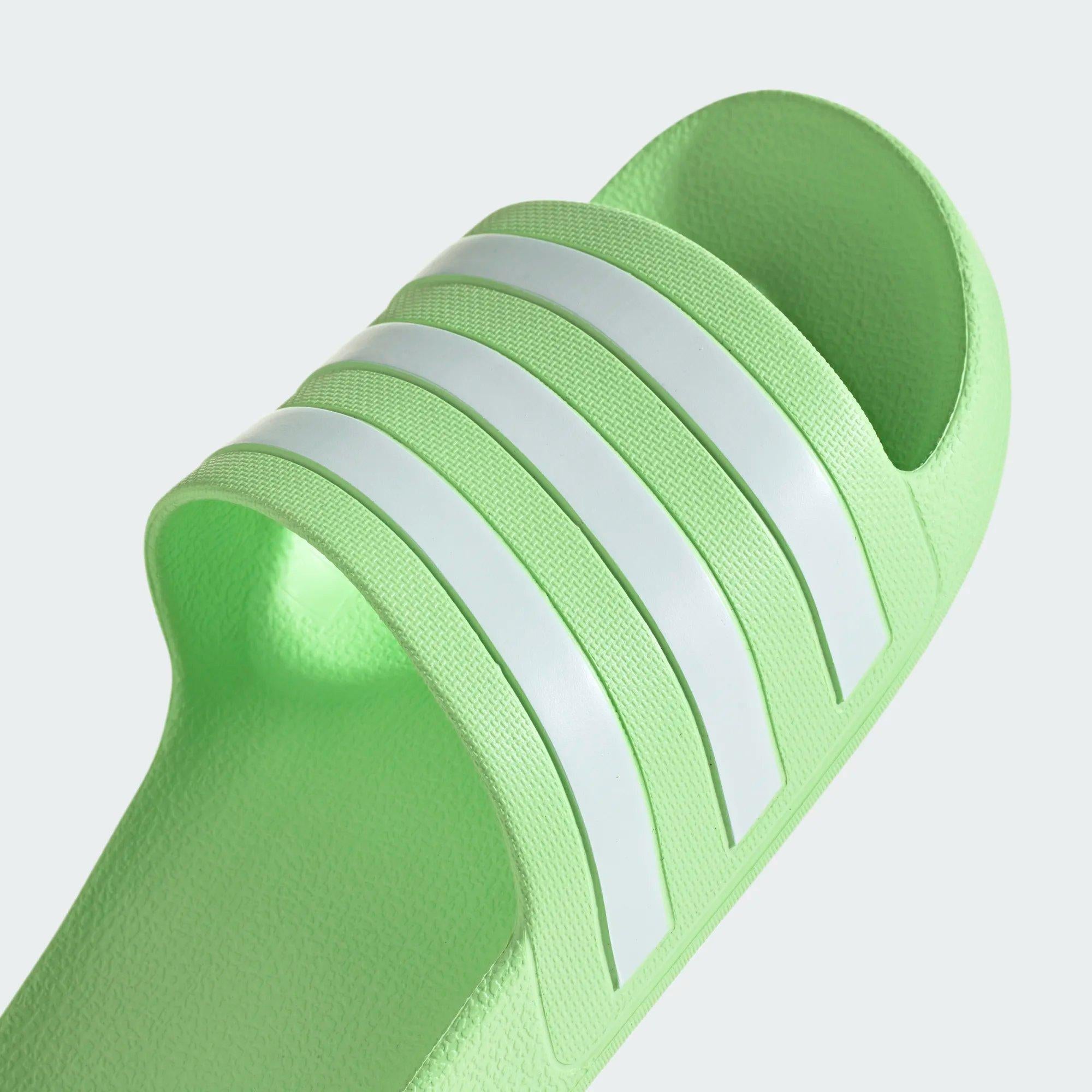 ADILETTE AQUA 