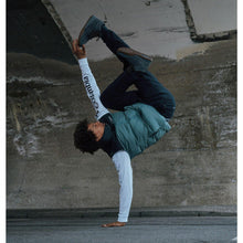 Carica l'immagine nel visualizzatore di Gallery, PIUMINO UOMO SMANICATO
