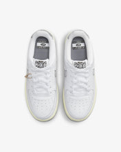 Load image into Gallery viewer, Nike Air Force 1 LV8 3

