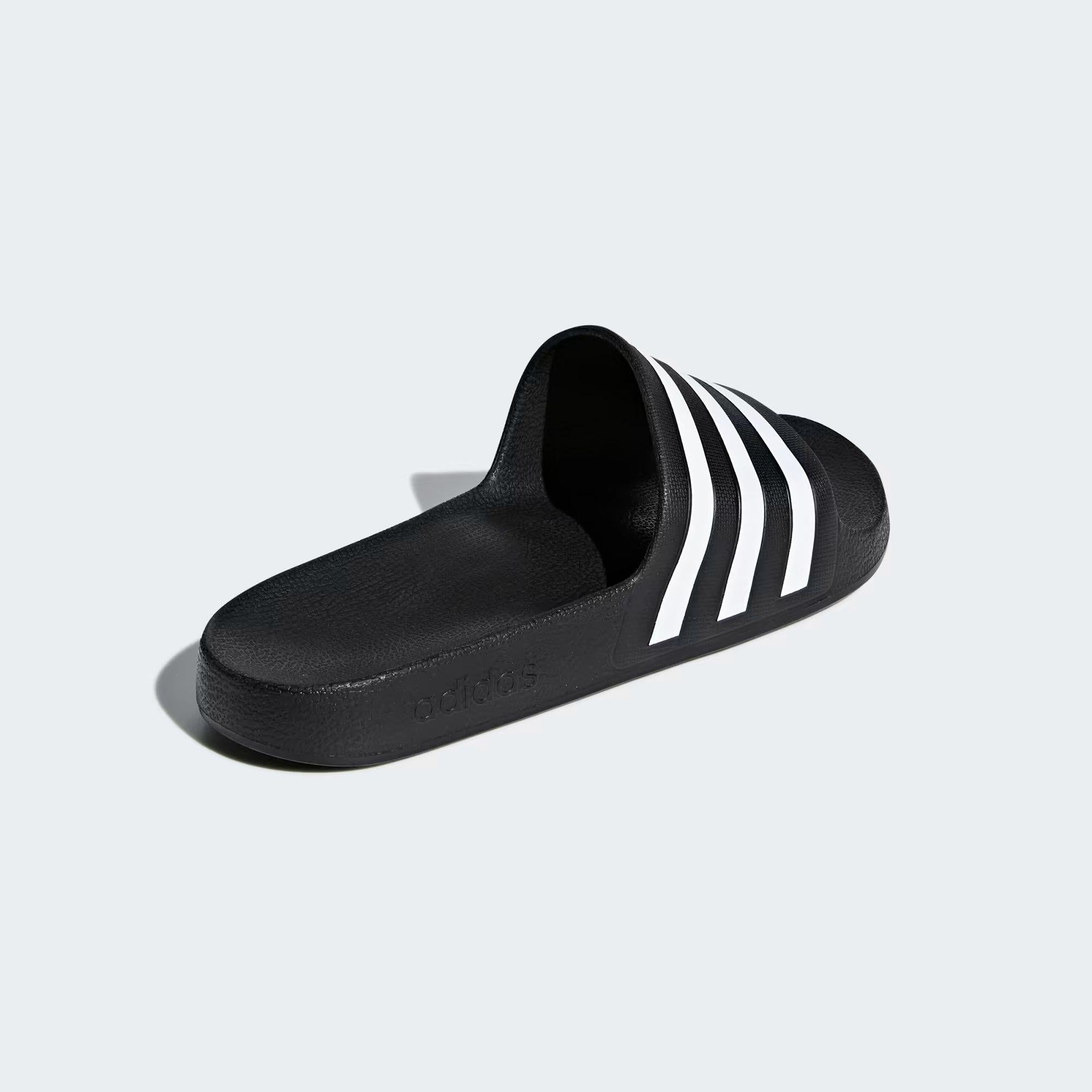 ADILETTE AQUA 