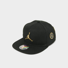 Load image into Gallery viewer, CAPPELLO CON VISIERA JORDAN
