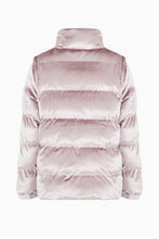 Carica l'immagine nel visualizzatore di Gallery, PIUMINO DONNA EA7
