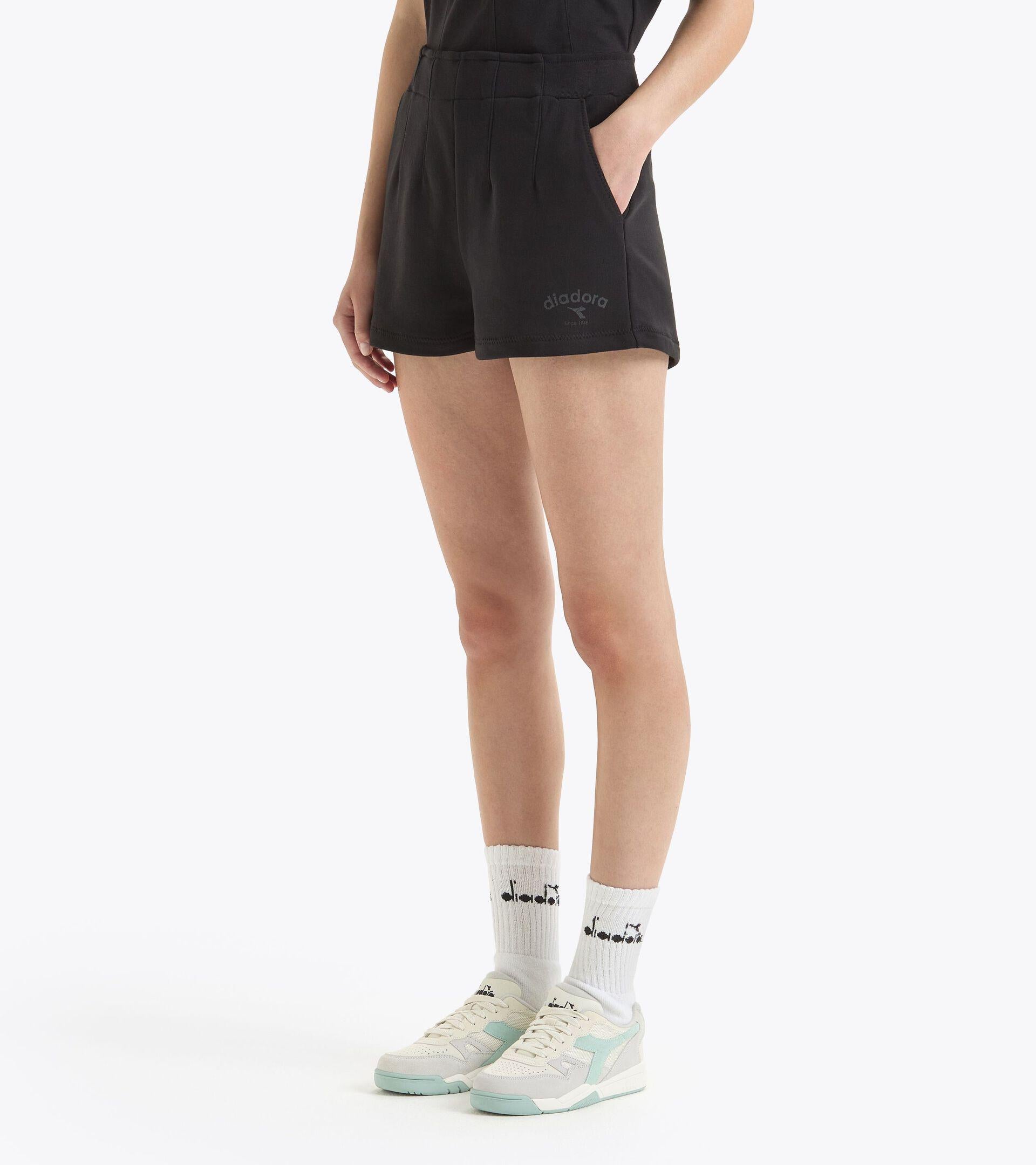 SHORT DONNA DIADORA