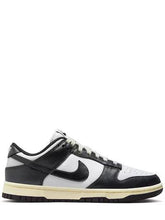 Laden Sie das Bild in den Galerie-Viewer, W NIKE DUNK LOW
