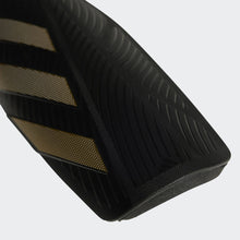 Laden Sie das Bild in den Galerie-Viewer, PARASTINCO ADIDAS
