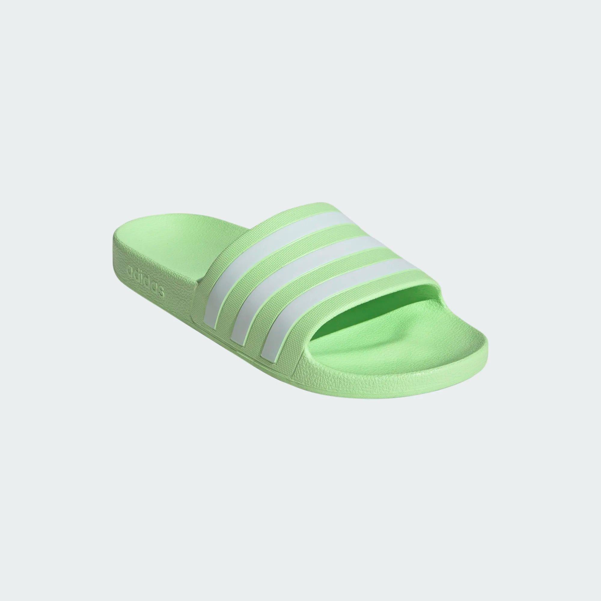 ADILETTE AQUA 