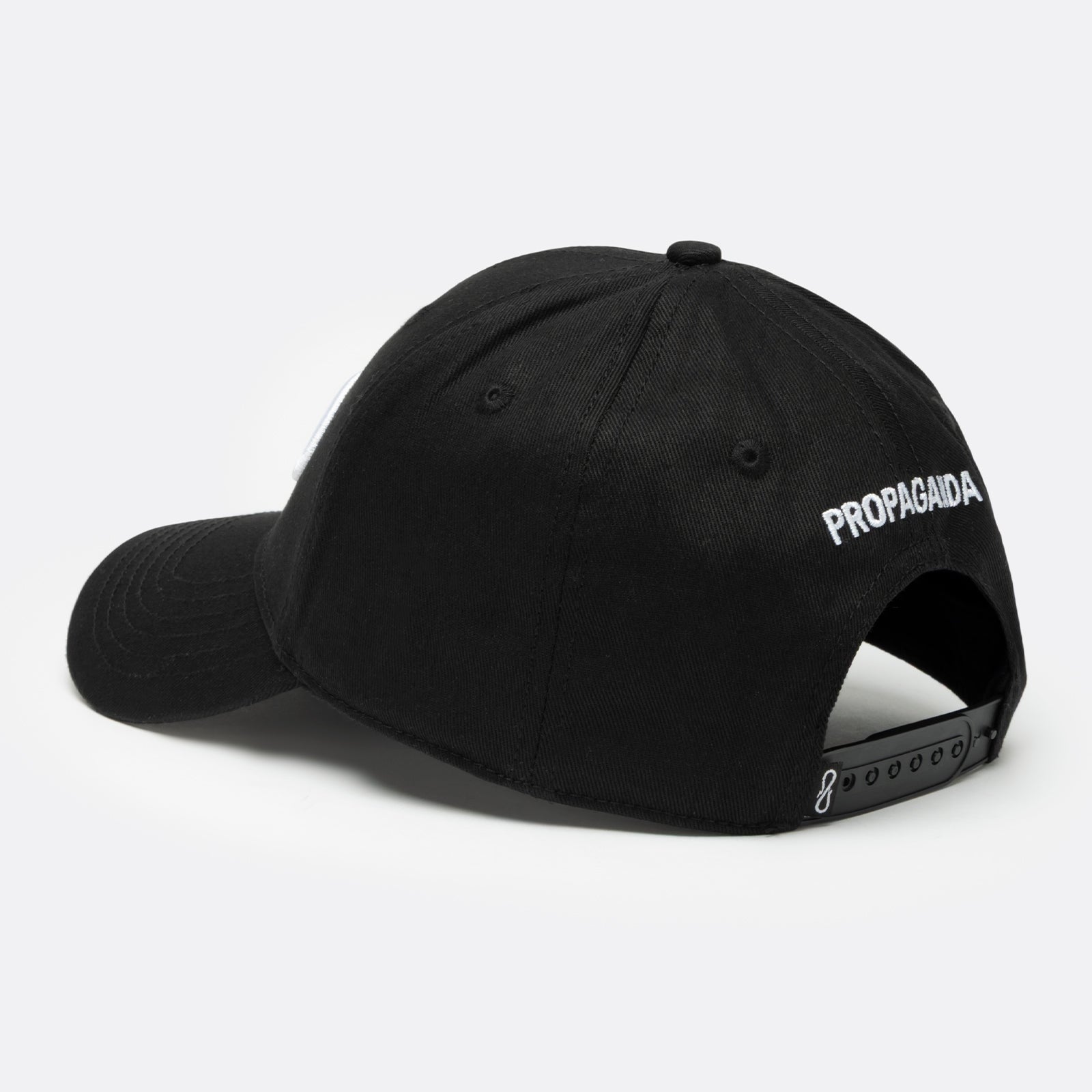CAPPELLO CON VISIERA