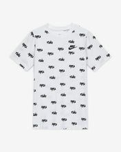 Carica l&#39;immagine nel visualizzatore di Gallery, B NSW SCRIPT NIKE AOP LBR T-SHIRT M/M
